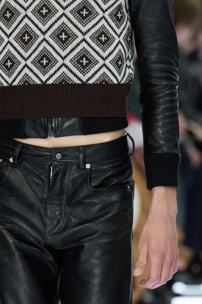 Look 20